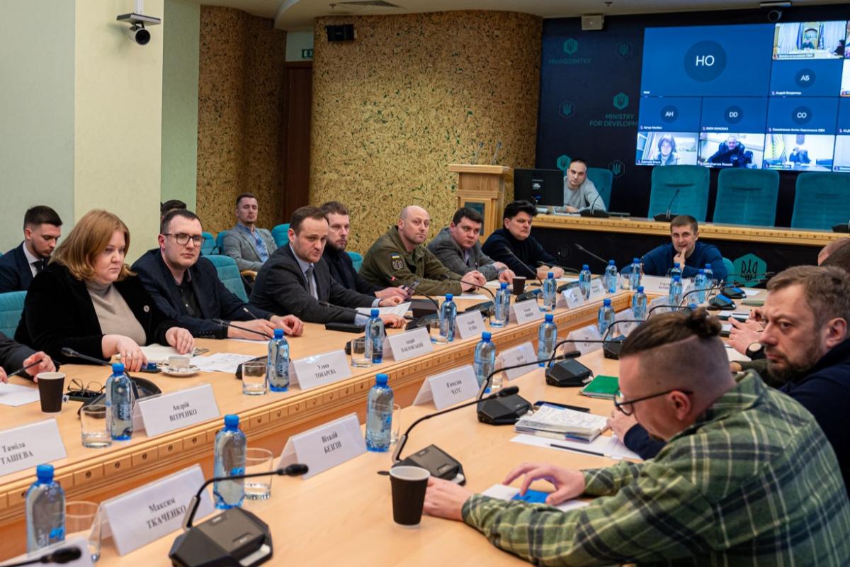 В Україні створено Координаційний центр з питань відновлення регіонів: уряд запускає новий механізм відбудови