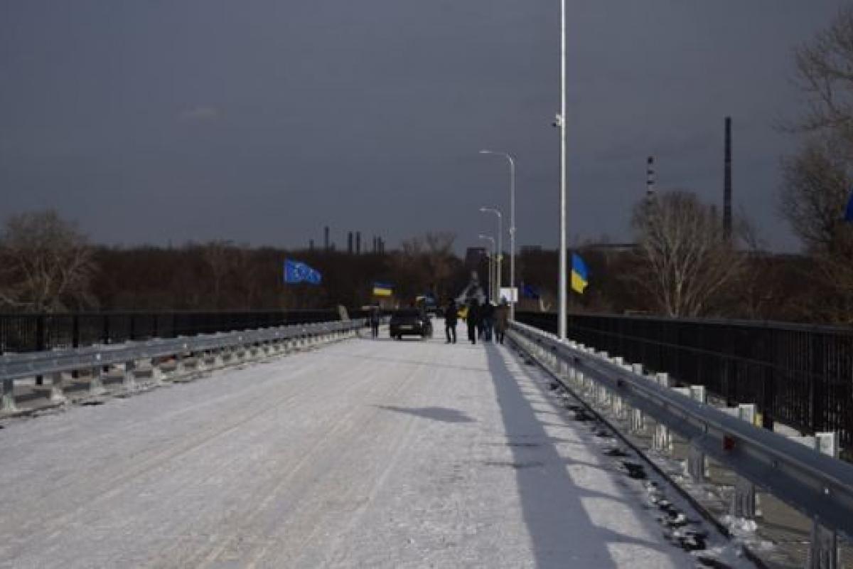 Зимовий Лисичанськ: що залишилось від Пролетарського моста після атаки окупантів