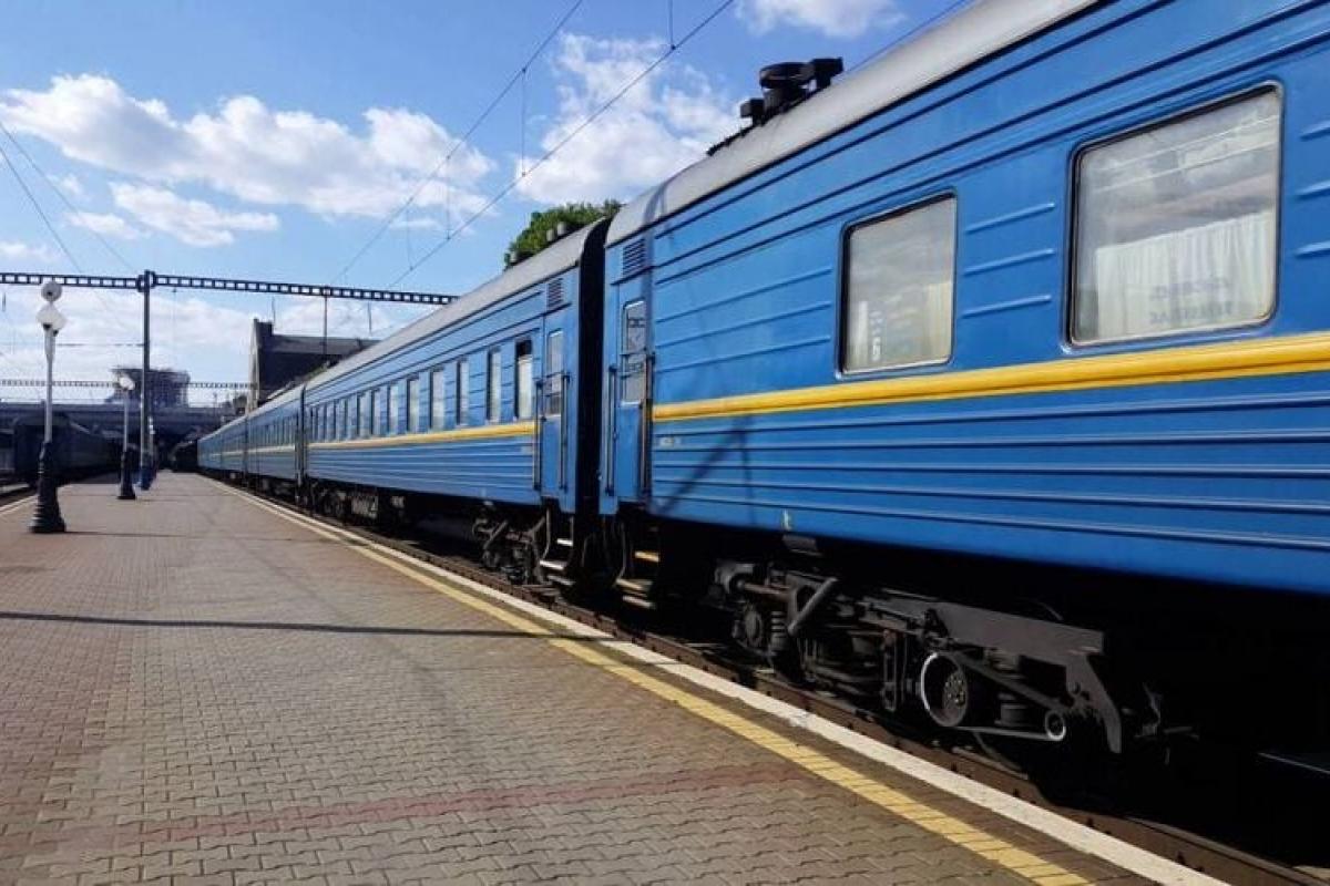Луганская, поезда