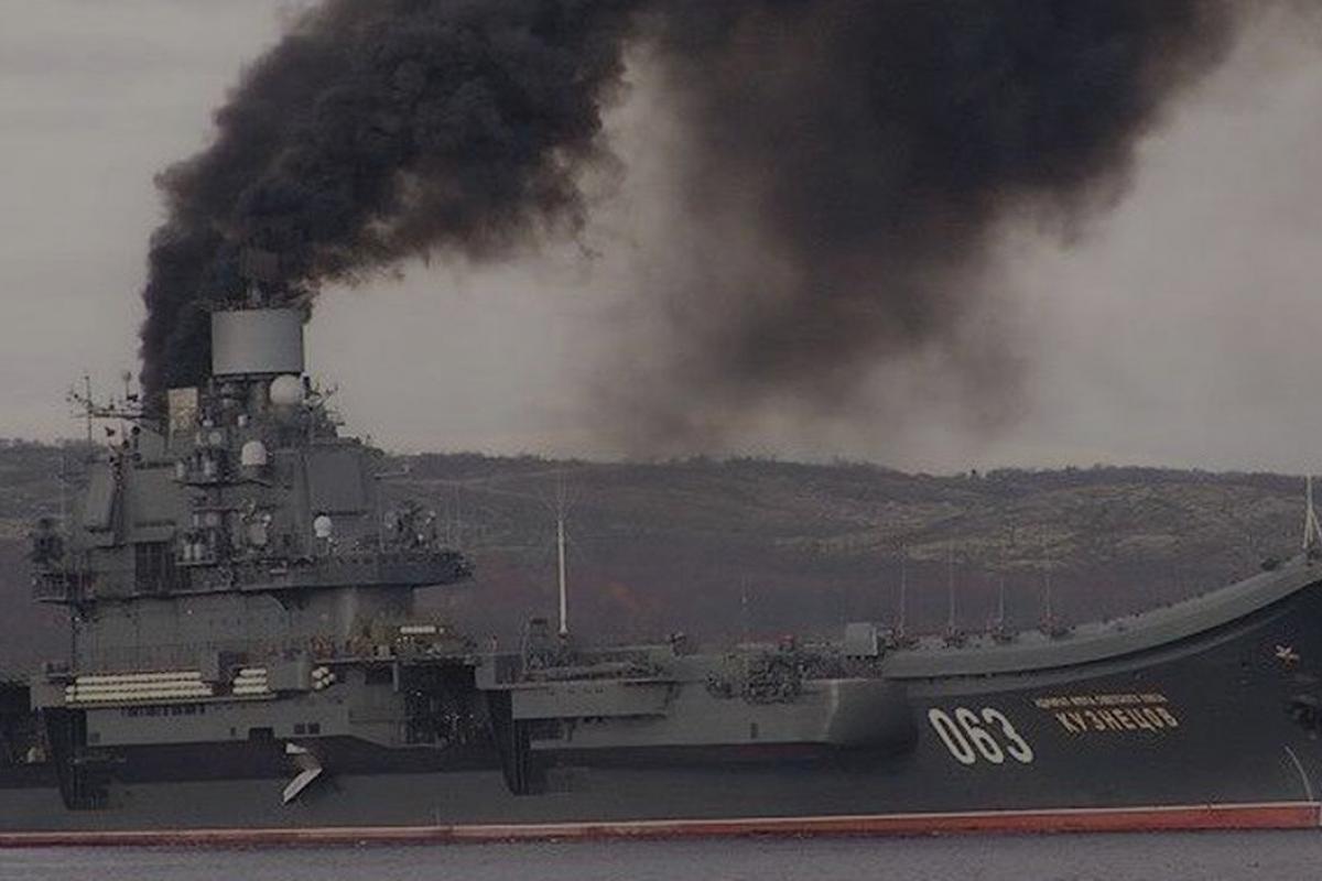 Россия, пожар на корабле