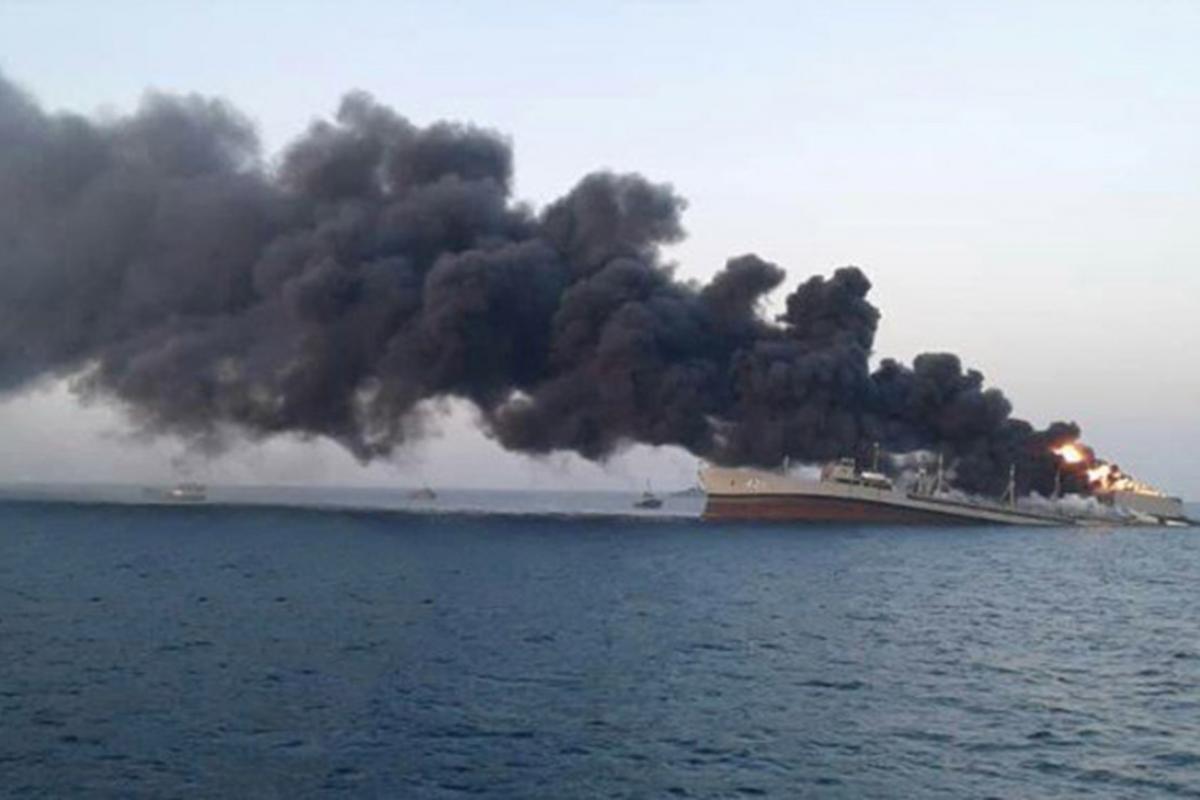 затонул крупнейший корабль ВМС Ирана
