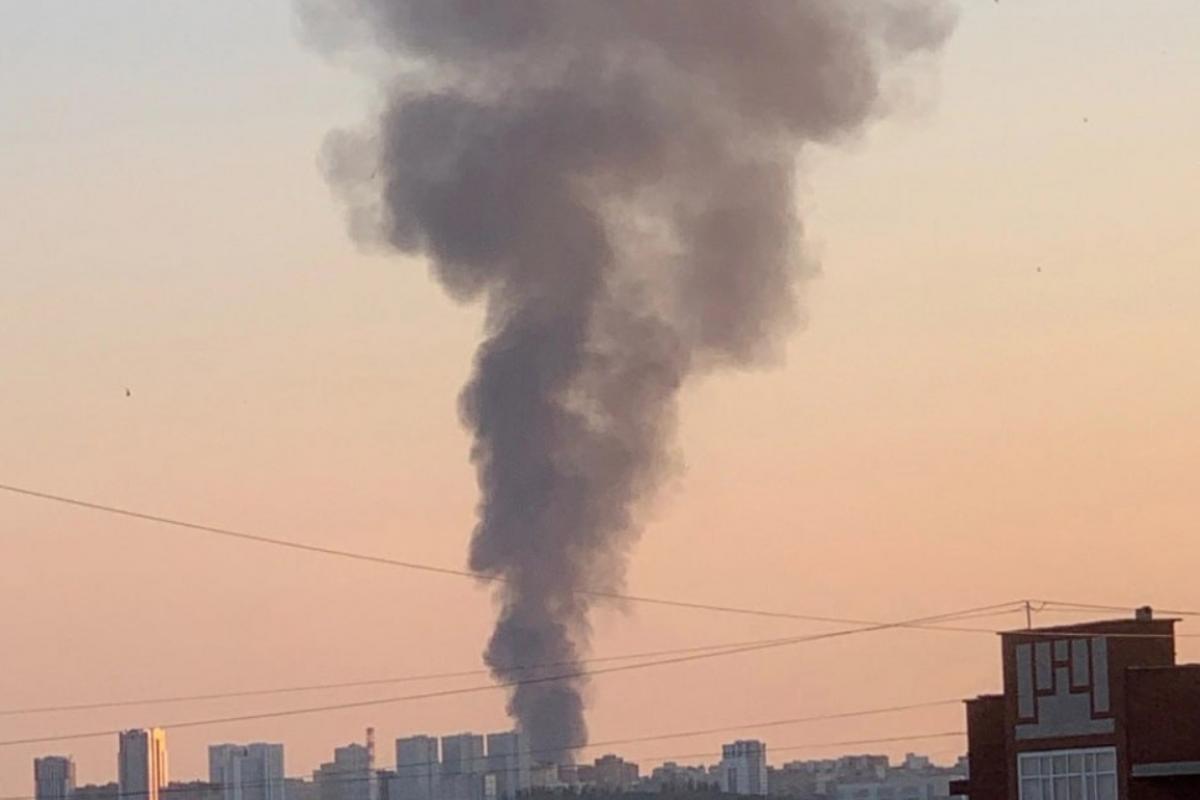 Масштабный пожар на железнодорожной станции в российской Уфе