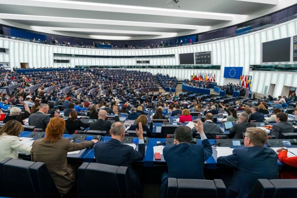 Европарламент проголосовал за выделение Украине 50 млрд евро