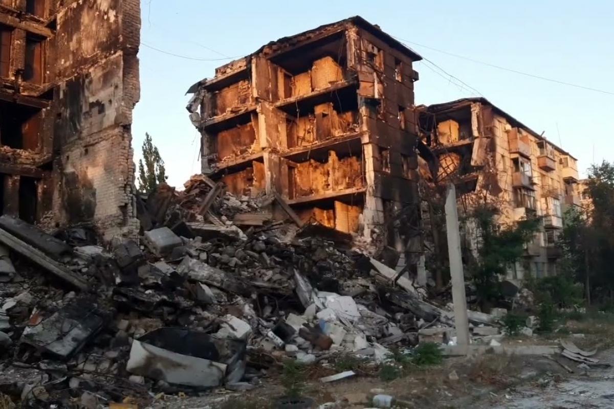 оккупанты составили "план восстановления" разрушенных обстрелами городов