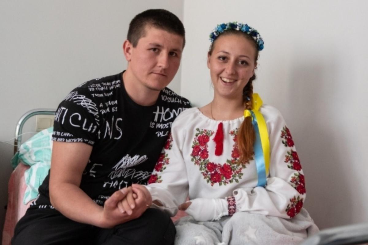 Оля Полякова посвятила песню медсестре из Лисичанска Оксане Баландиной