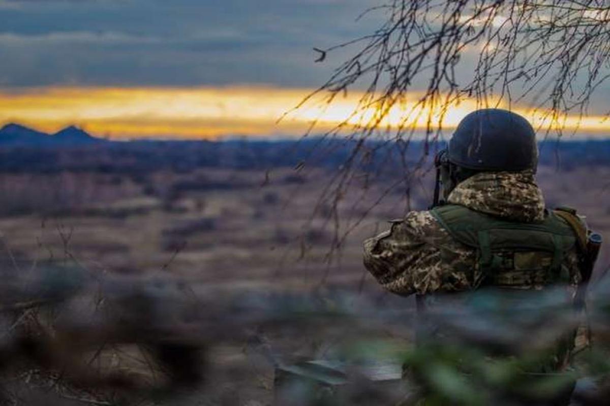 На Донбассе в результате вражеского обстрела погиб украинский воин