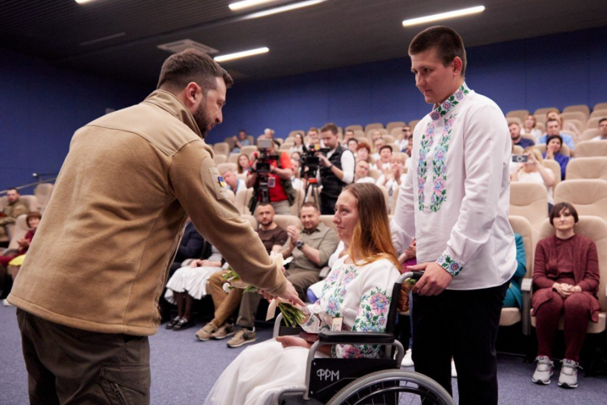 Медсестра из Лисичанска получила медаль "За спасенную жизнь"