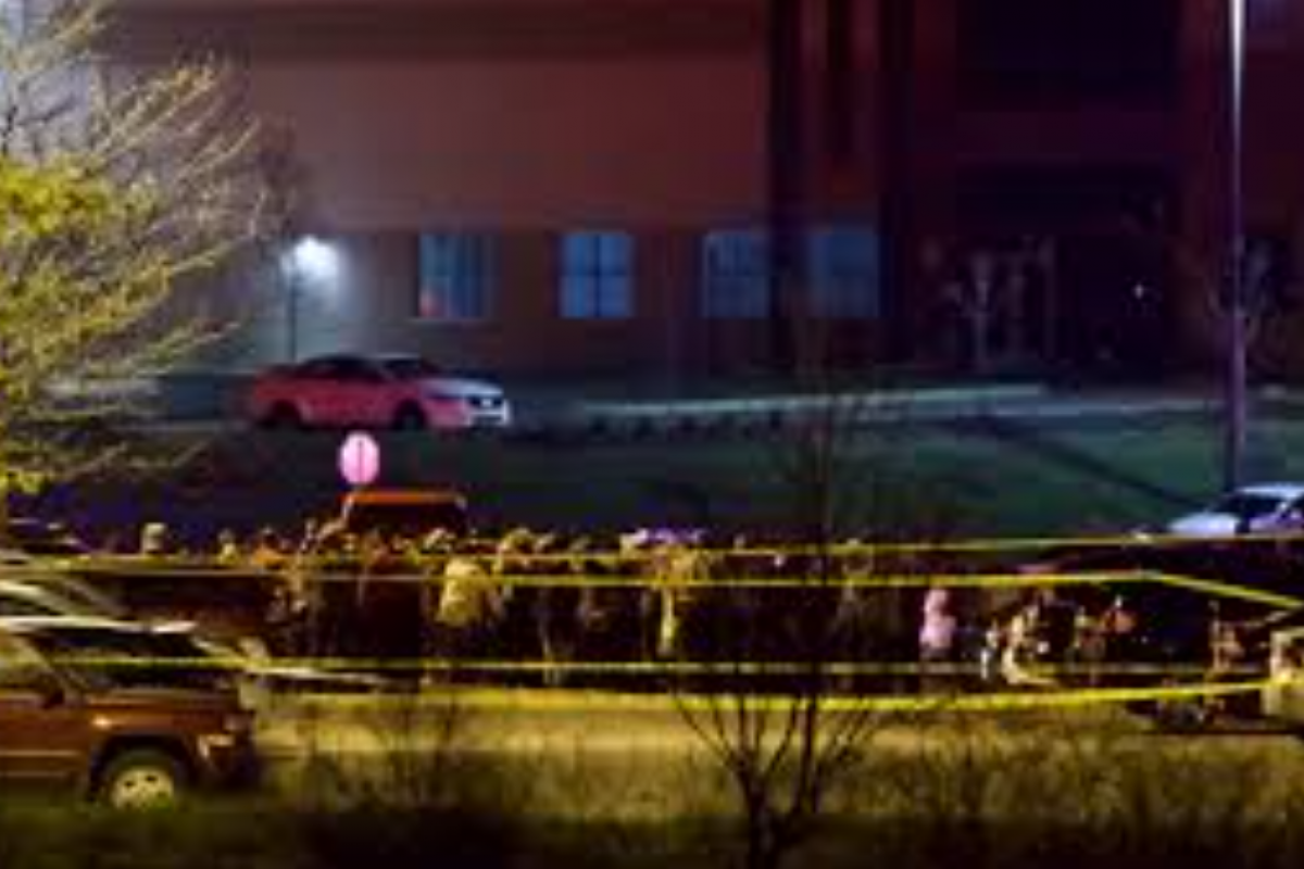 В результате стрельбы в Индианаполисе погибло 8 человек