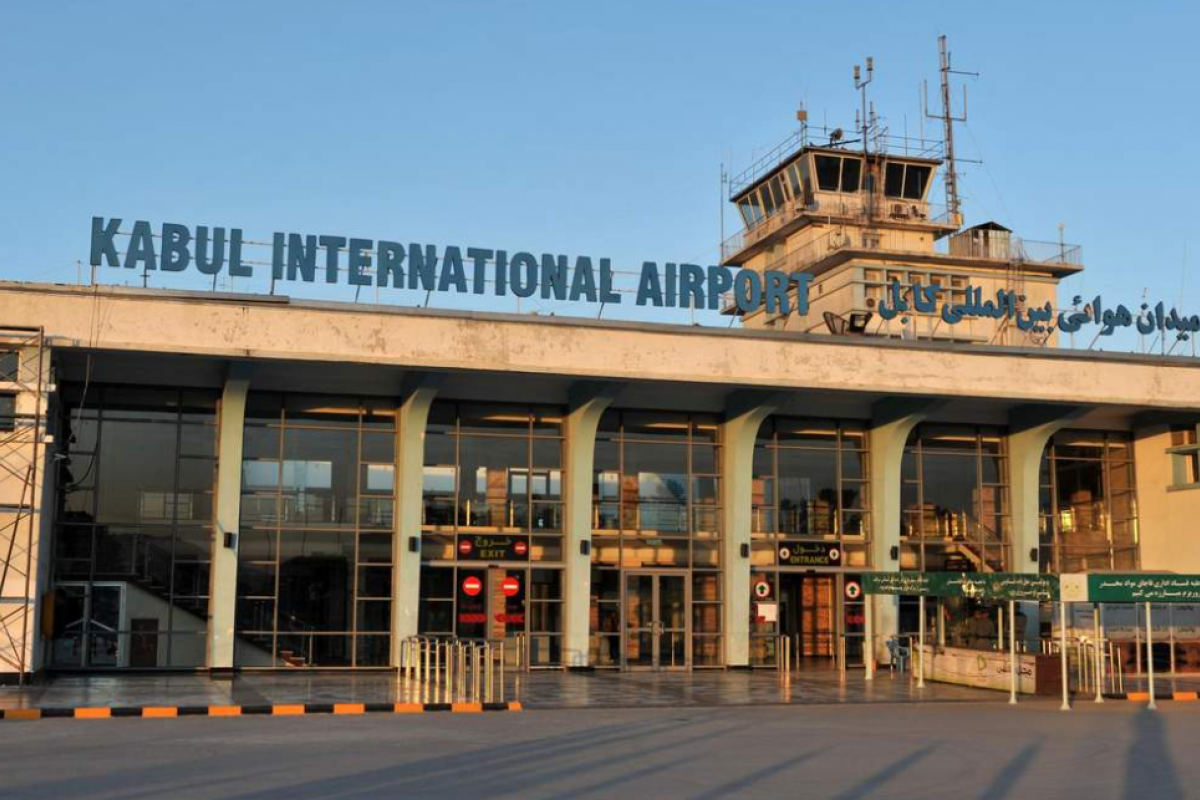 Самолетом из Кабула эвакуированы около 80 человек
