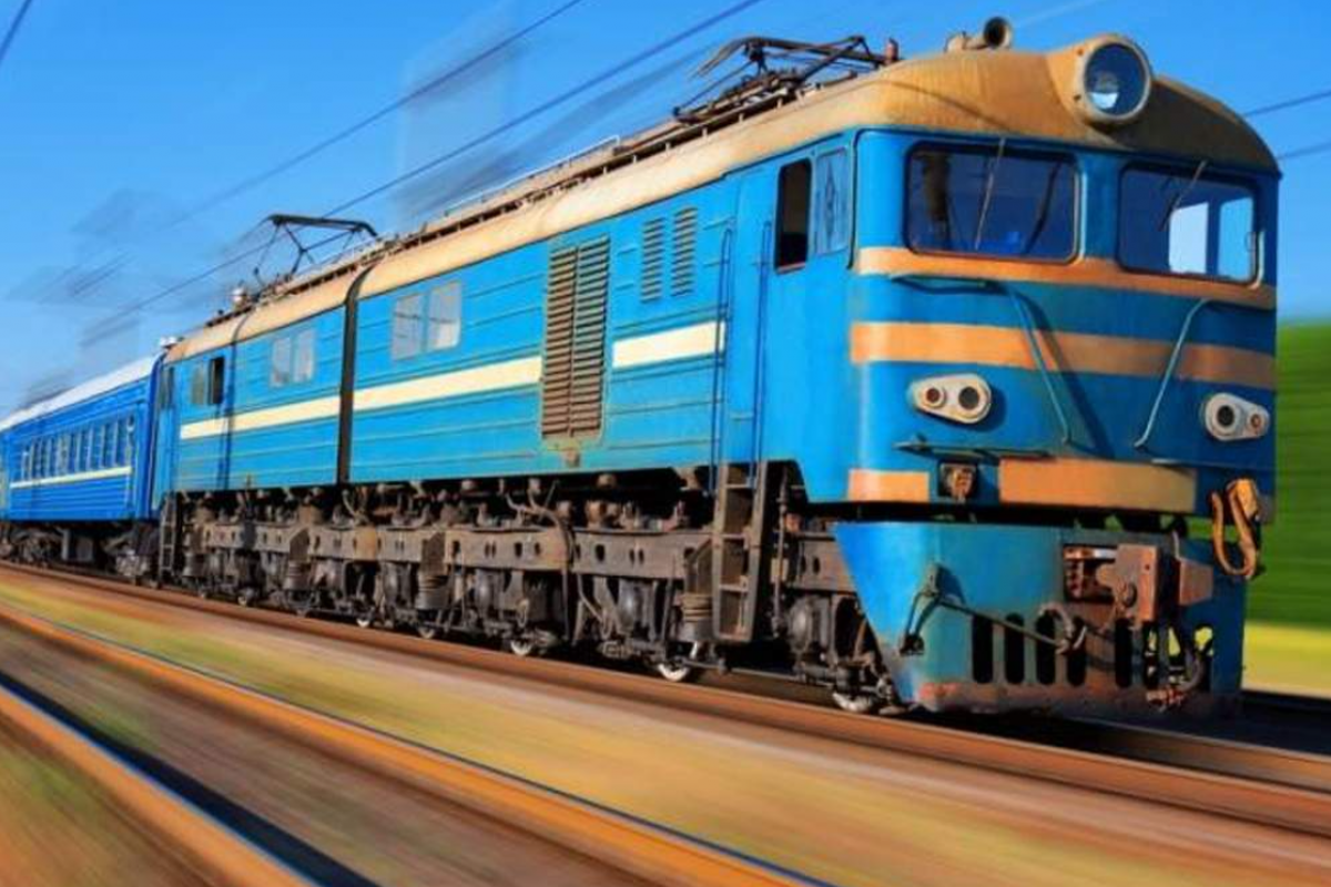 Изменены два маршрута поездов, следующих на Донбасс