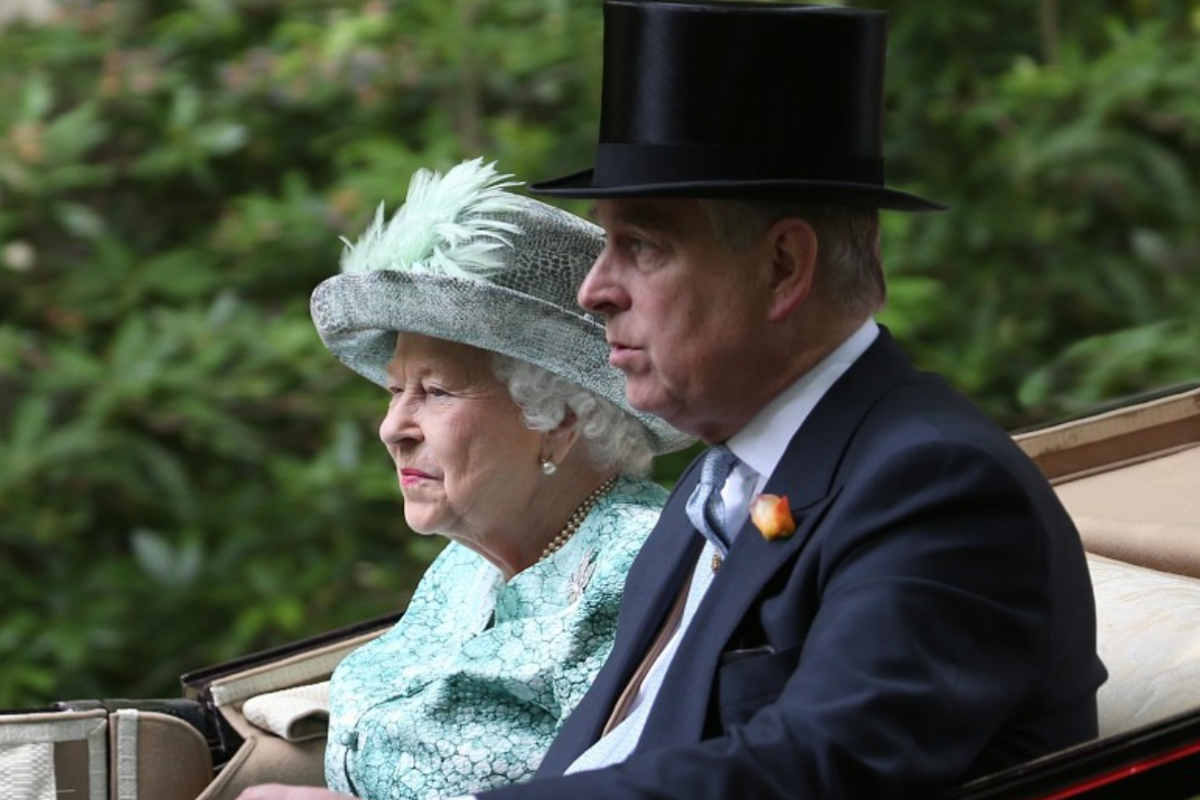 Королева Елизавета II и принц Эндрю, герцог Йоркширский