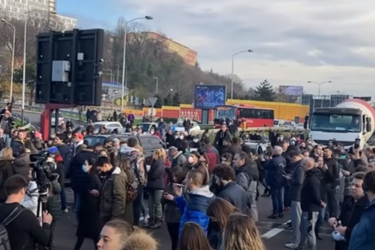 В Сербии вспыхнули массовые акции протеста
