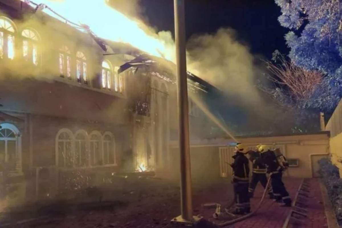 На Филиппинах сгорело российское посольство