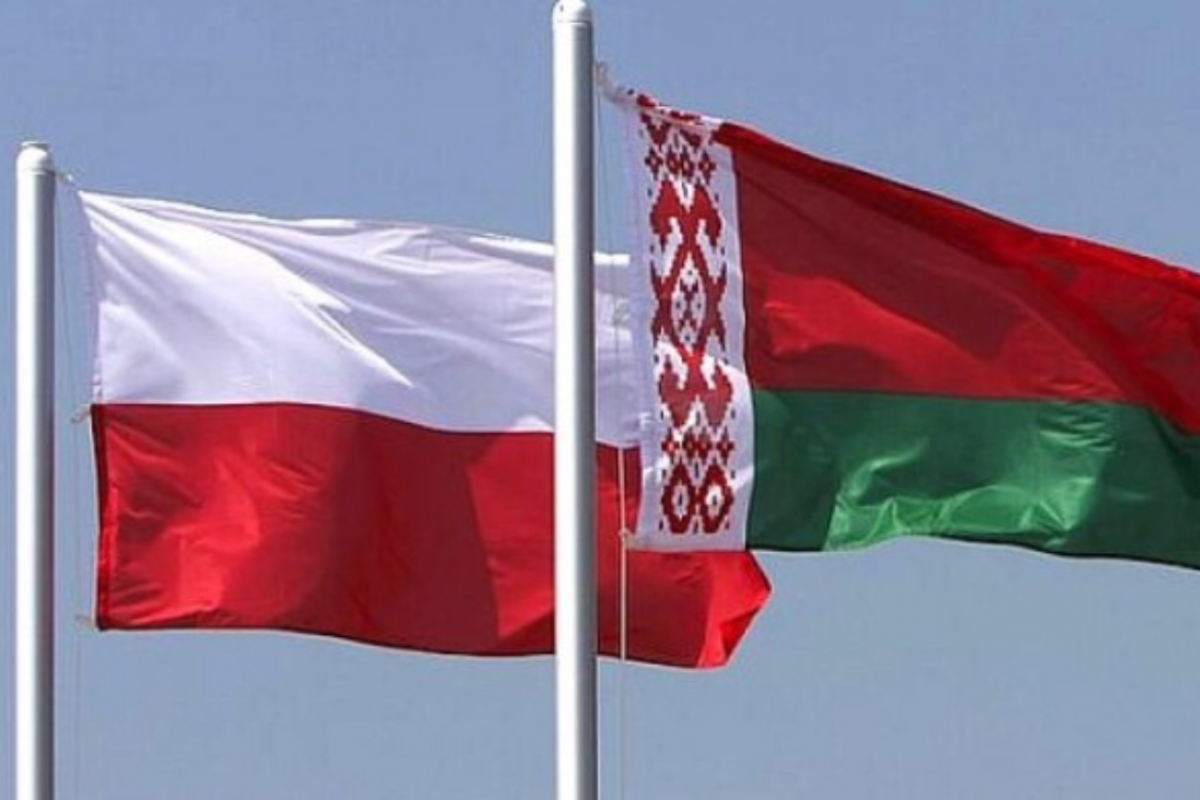 Польша высылает из страны двух белорусских консулов