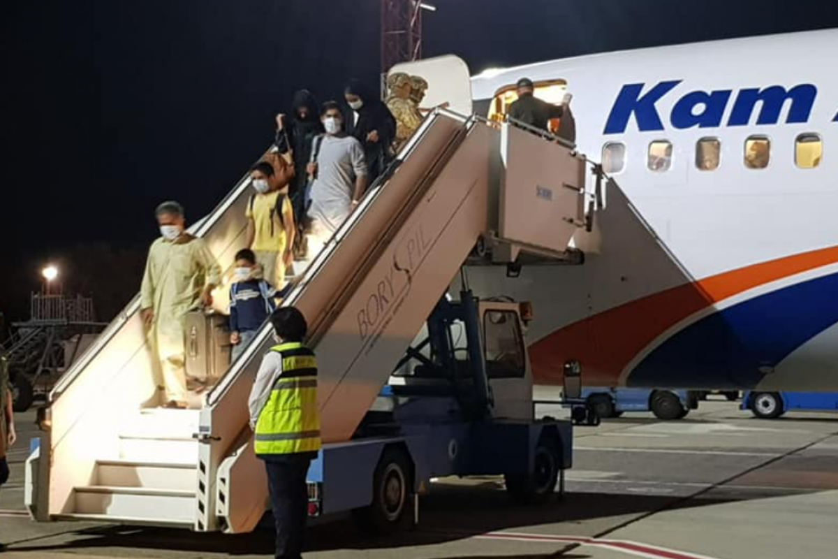 В Киеве приземлился самолет из Афганистана