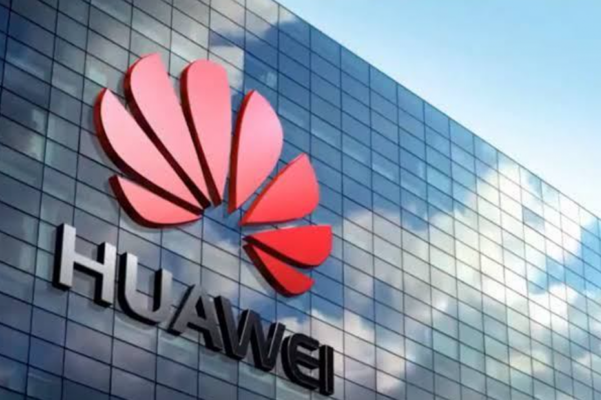 Huawei закрывает магазины в РФ