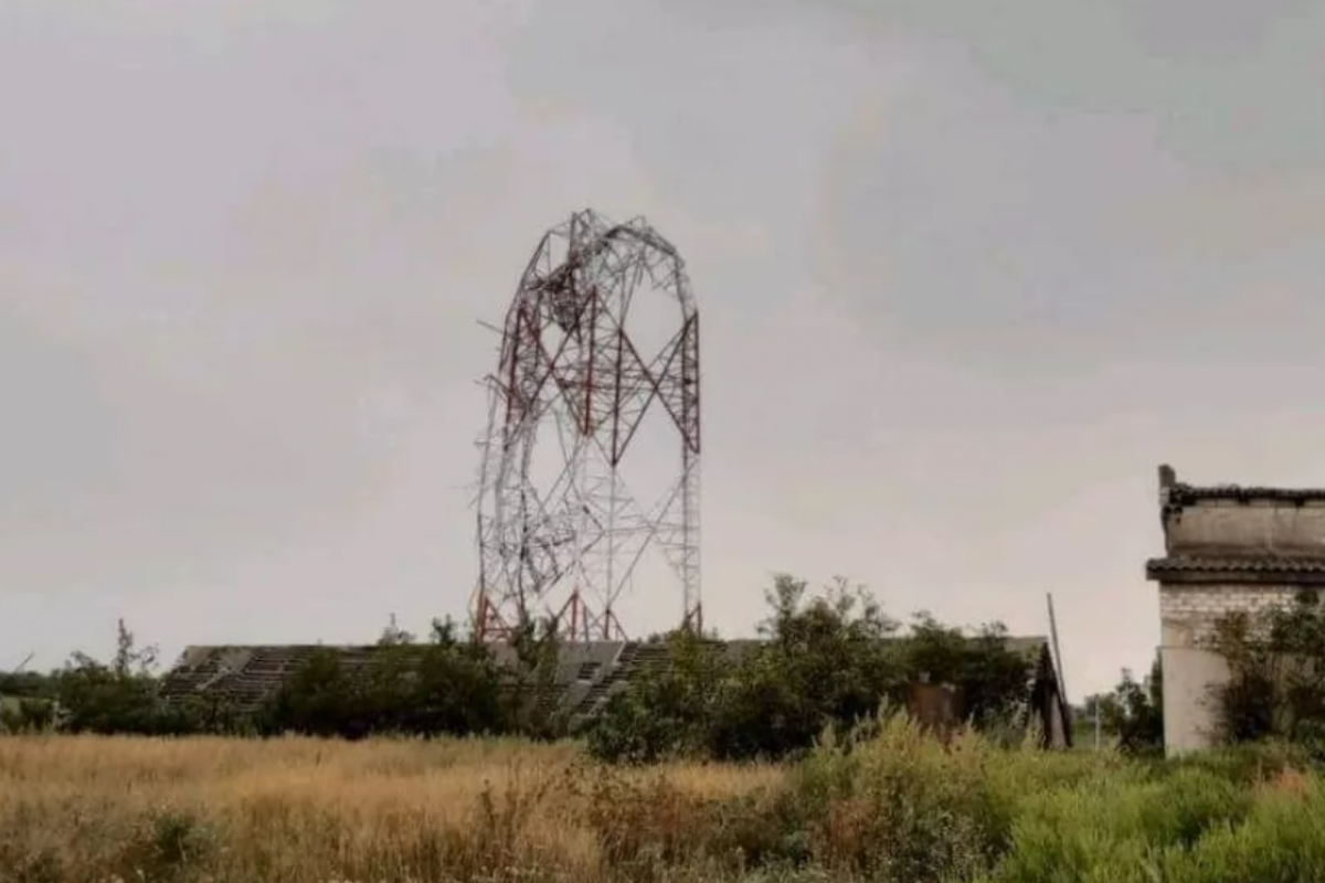 На Луганщине оккупанты уничтожили 150-метровую телевышку