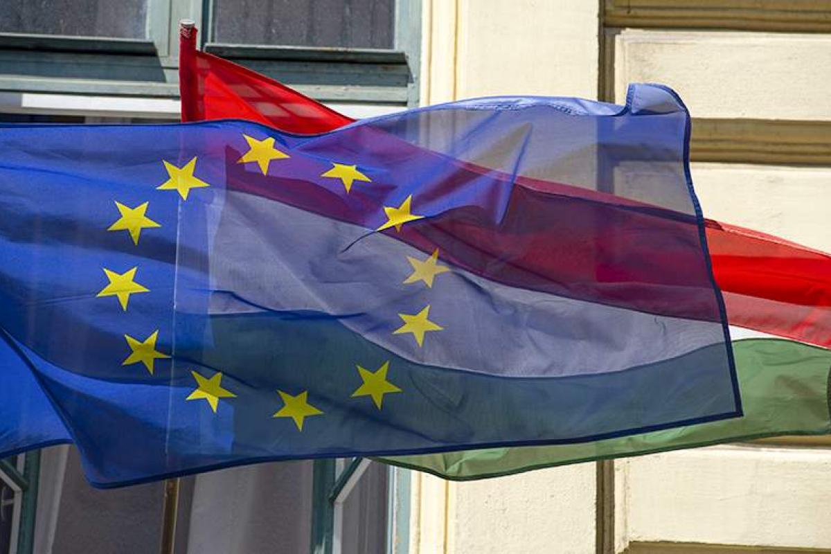 Венгрия заблокировала 13-й пакет санкций ЕС против РФ