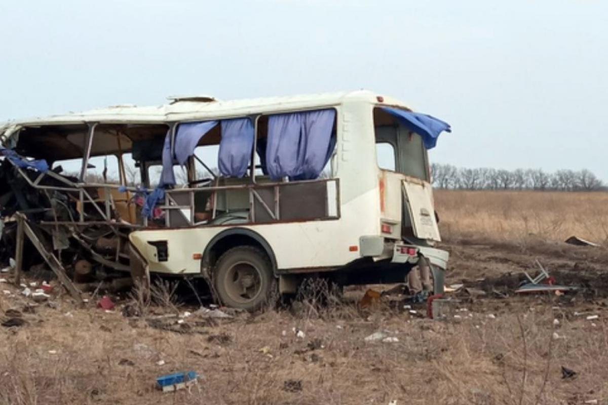 В "ЛНР" на мине подорвался автобус с гражданскими: 5 человек погибли, есть раненые