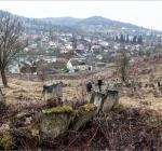 Вандалізм під прикриттям “комунального порядку”: у Лисичанську нищать могили