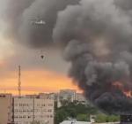 Масштабный пожар на востоке Москвы: к тушению пожара привлекли авиацию