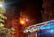 БПЛА влетел в многоэтажку в Курске