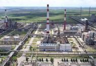 Нічні кадри з Луганщини: соцмережі повідомляють про авіаудар по Лисичанському НПЗ