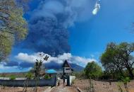 В Индонезии произошло мощное извержение вулкана Левотоло