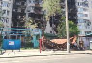 В сети показали, как оккупанты "украшают" разрушенный Северодонецк
