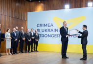 Зеленский вручил государственные награды участникам саммита
