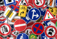 в Украине введут новые и изменят старые дорожные знаки