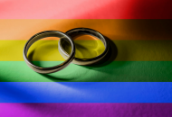 Швейцария легализует однополые браки