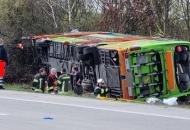 В Германии перевернулся междугородний автобус