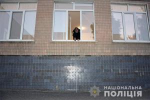 В детсаду Хмельницкого 2-летний малыш выпал из окна