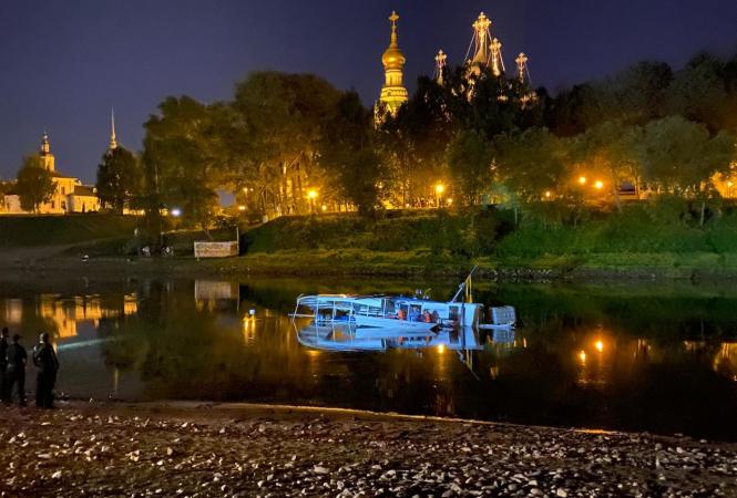 затонул теплоход