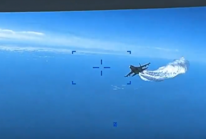 Напад Су-27 на безпілотник