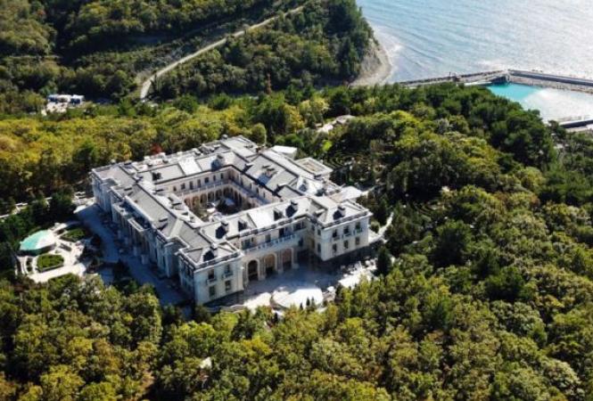 Фильм-расследование Навального о дворце Путина стал самым популярным видео в YouTube