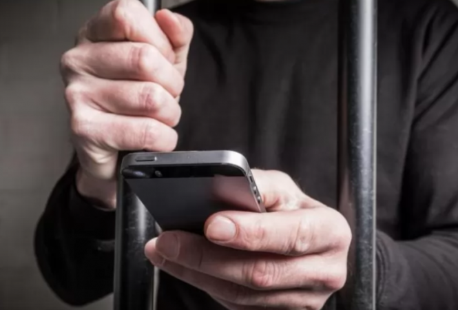 В Украине запустили новую услугу в тюрьмах: платный интернет и телефонные  разговоры | Новости в 'Час Пик'