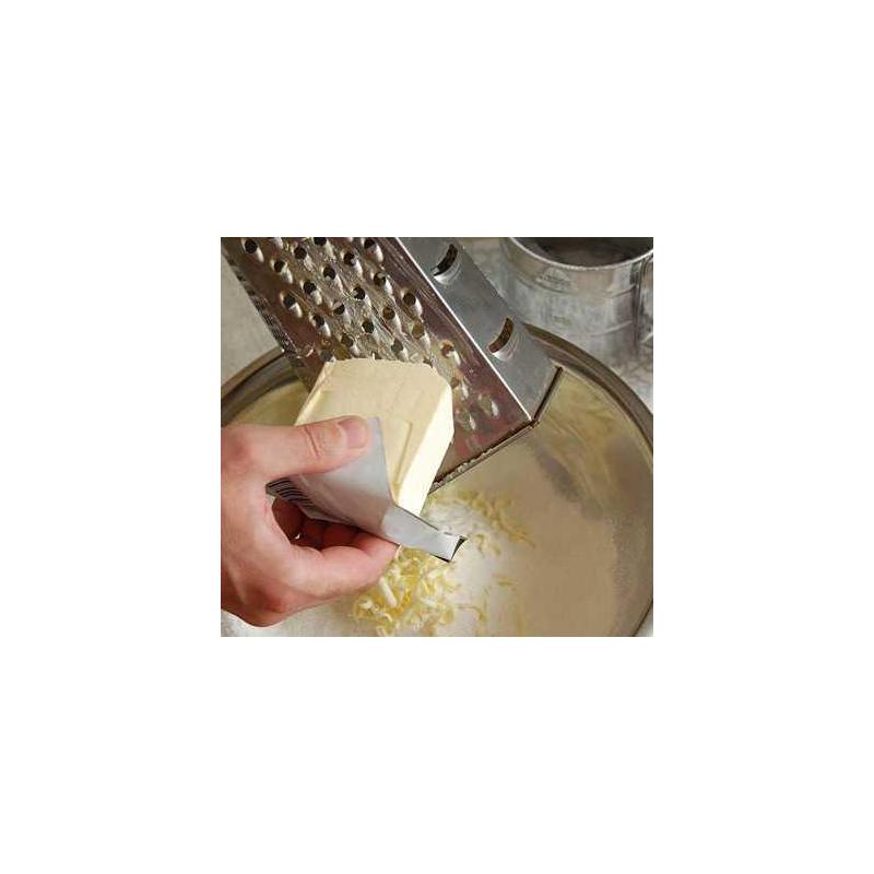 Пирог с черной смородиной