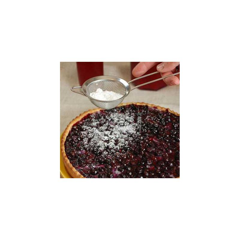 Пирог с черной смородиной