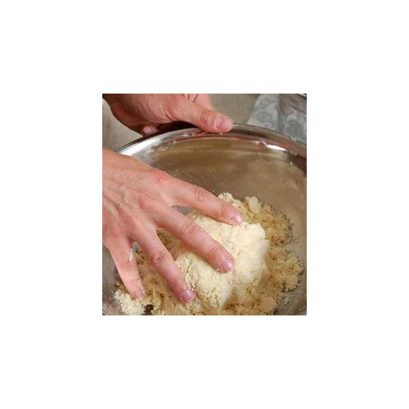 Пирог с черной смородиной