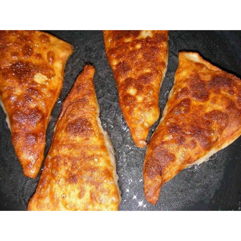 Жареные пирожки-уголки Жареные пирожки-уголки