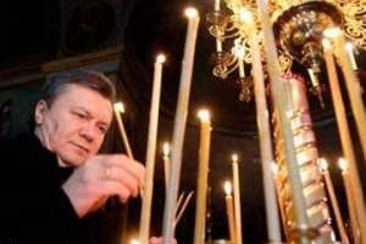 Янукович считает необходимым предоставить право верующим молиться там, где они пожелают Янукович считает необходимым предоставить право верующим молиться там, где они пожелают