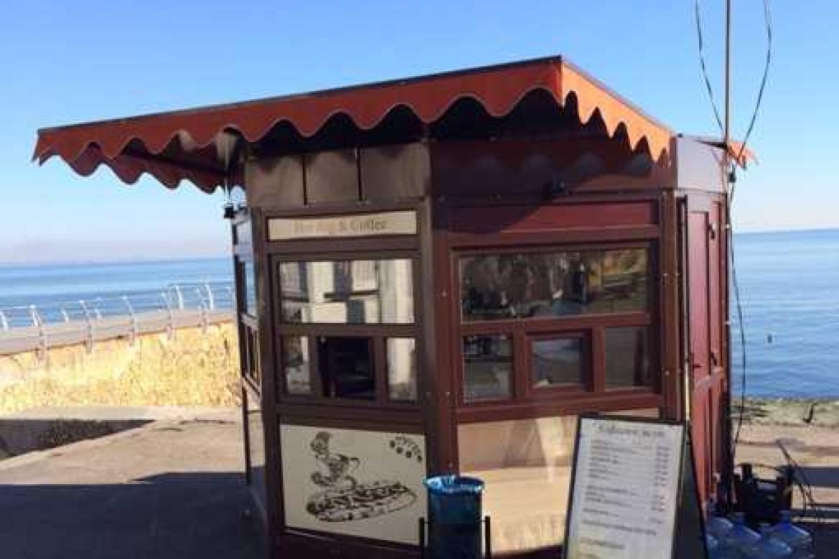 Незаконно установленный киоск демонтирован в Одессе Незаконно установленный киоск демонтирован в Одессе