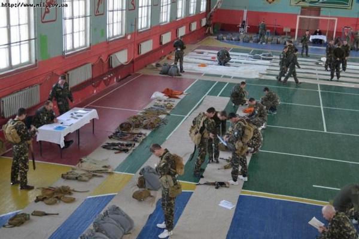 На Днепропетровщине десантники сдают зачетную сессию