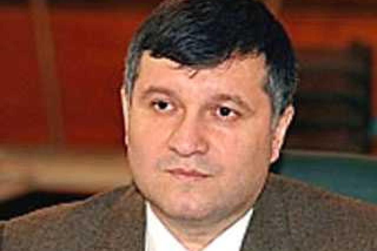 Майдан - это та гильотина миллионного протеста, которая висит над Януковичем - Арсен Аваков Майдан - это та гильотина миллионного протеста, которая висит над Януковичем - Арсен Аваков