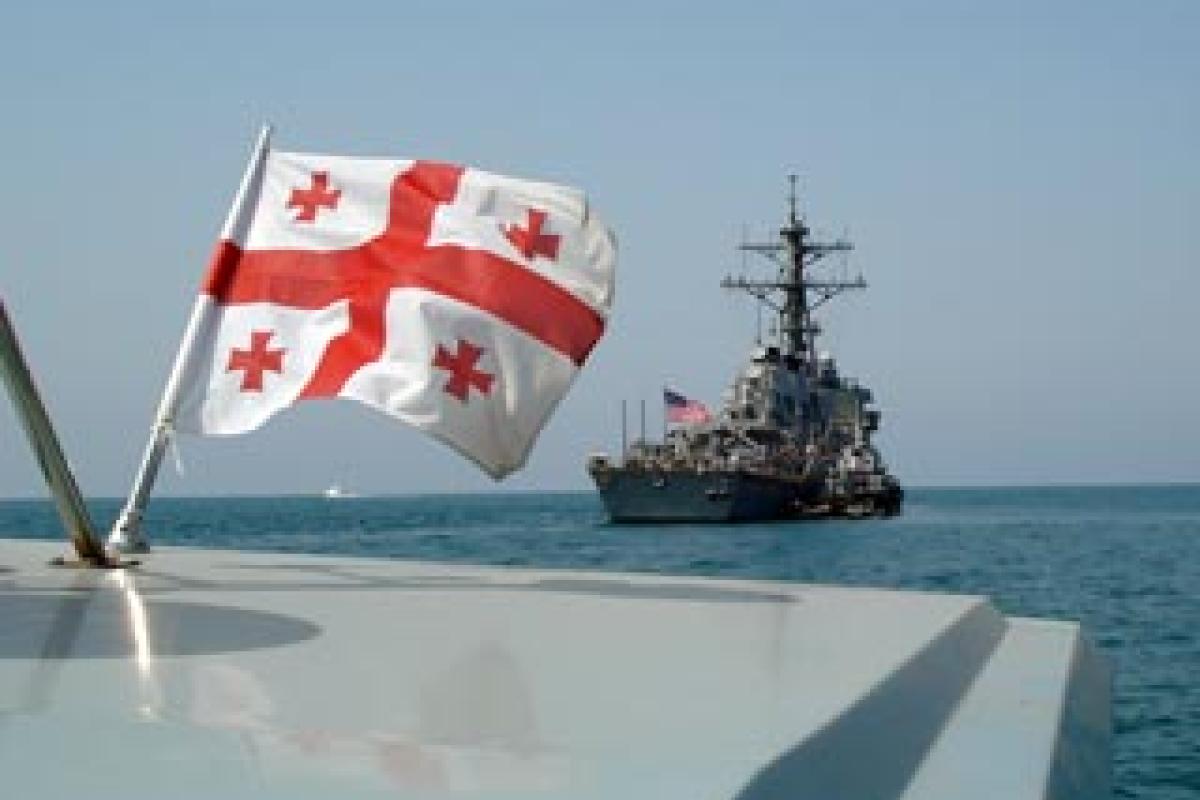 Американские военные корабли вошли в Черное море Американские военные корабли вошли в Черное море