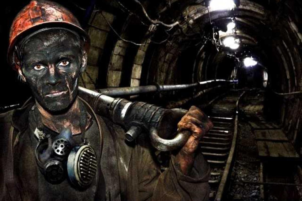 Шахтеры Луганщины выдали на-гора 2 млн. 156 тыс.т угля в январе 2014 г. Шахтеры Луганщины выдали на-гора 2 млн. 156 тыс.т угля в январе 2014 г.