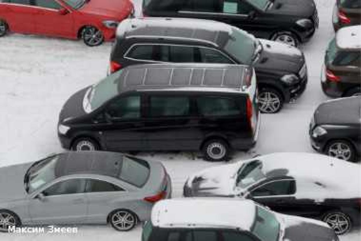Из автосалона в Петербурге угнали 11 дорогостоящих автомобилей