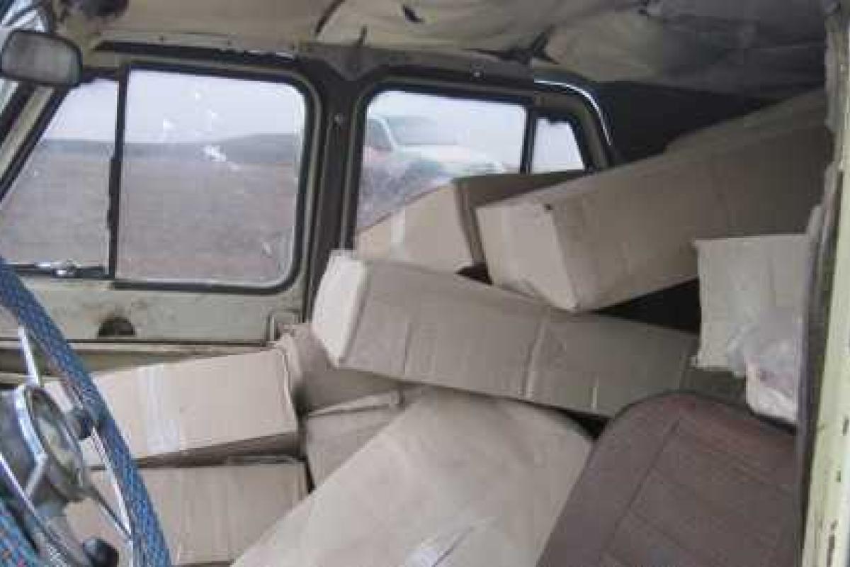 Луганские пограничники задержали нарушителей с продуктами и одеждой Луганские пограничники задержали нарушителей с продуктами и одеждой